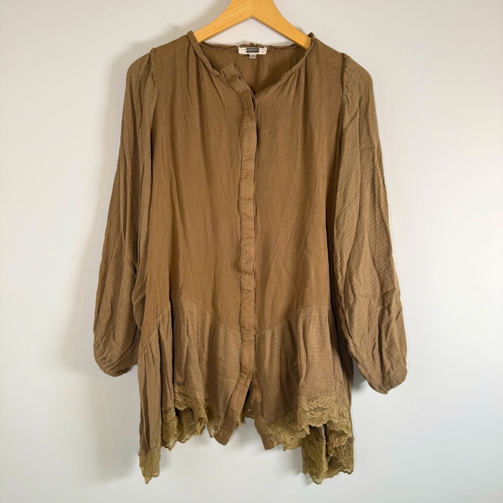 Gimmicks By BKE BOHO Lagenlook Lace Trim Flowy Button Up Blouse Shirt Top Medium